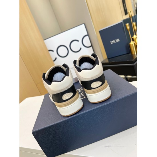 20240413 Dior B57 Mid Top Sneaker Top Edition!!! Black paired with white silk top layer cowhide accessories, frosted leather full oil edge original development TPU outsole with leather embossed CD logo on the side, tongue adorned with Dior B57 logo, heel 