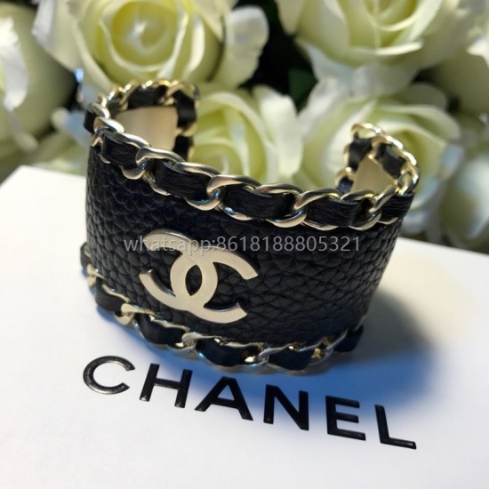 The only original order in the industry that is exactly the same as the original version on July 23, 2023! ✨ Chanel's new classic earrings are comparable in every detail to genuine products from specialty counters. This is the only shop in the industry th