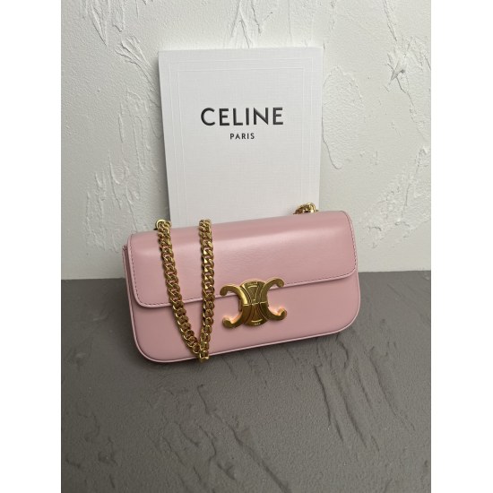 20240315 P780 CELINE 2022 Spring/Summer Collection New Short Chain Underarm Bag, Overall Size Similar to the Old Cowhide Shoulder Strap Underarm Bag, The Design Changes Cowhide Shoulder Straps to Chains, The Texture of Chains Make The Whole Bag Feel More 