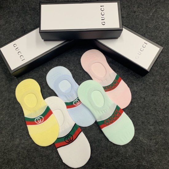 New CUCCI (Gucci) O-shaped socks will be released on December 22, 2024, with no heel loss! Pure cotton quality! Comfortable and breathable on the feet! A box of 5 pairs in [out]