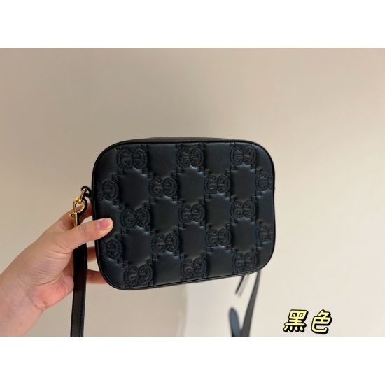 On March 3, 2023, the size of the 210 box: 21 * 17cmGG Matelasse quilted camera bag has many advantages! The capacity is very large! Delicate leather! Lightweight and easy to manage ⚠️ Paired with two shoulder straps