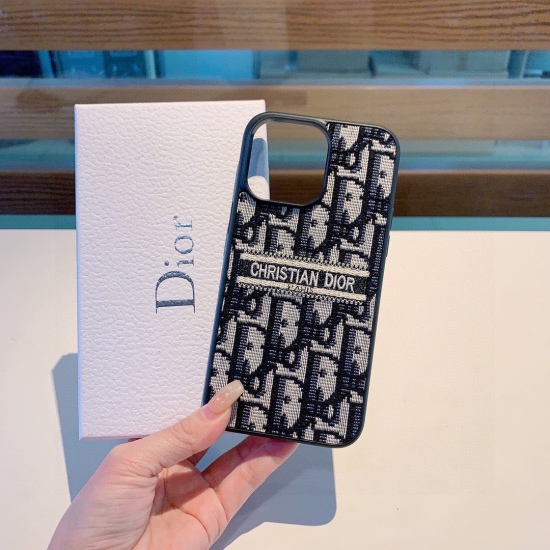 20240401 60 ✨ New product launch ✨ Dior Embroidered Fabric Full Package Phone Case Model: In order to avoid error models, please open this phone to check the model displayed in the phone settings ⚠️⚠️⚠️ IPhone15pro Max (6.7) iPhone15pro (6.2) iPhone15 (6.