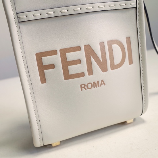 2024/03/07 p850 [FENDI Fendi] New Sunshine leather mini tote bag, decorated with hot stamping FENDI ROMA lettering, and a tortoiseshell effect hard organic glass handle, equipped with a lined inner compartment, embellished with matching leather trim and g
