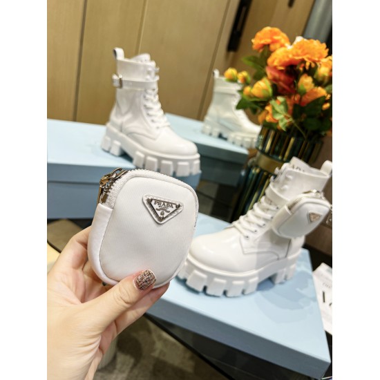 20230923, Class 350, 2022SSS launched the Prada bag, boot, and short boot series - - - - - - - - - - - - - - PRADA Spring Morning T runway show, the same popular model on the internet, 