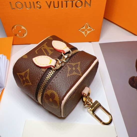 20240401 120Lv Makeup Key Zero Wallet Pendant ☀️ Louis Vuitton LV Makeup Key Zero Wallet Keychain Pendant ☀️ Can hold small items such as cards and coins ☀️ Top imported PU material hardware with imported steel original logo