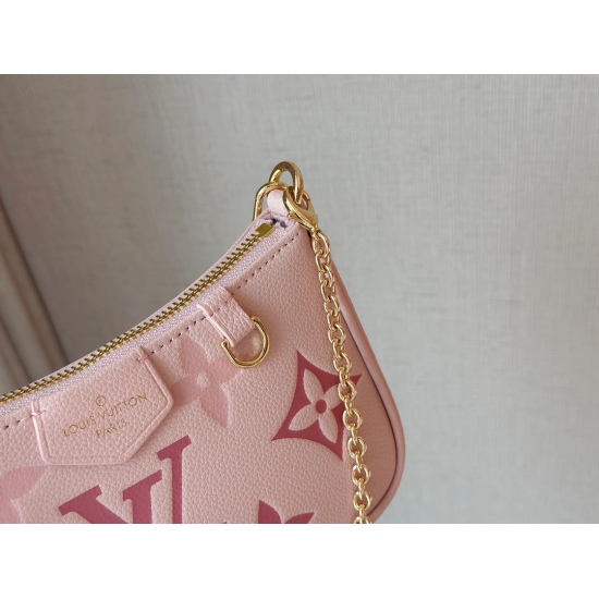 2023.09.03 185 Matching Box (Hardware Next Upgrade) size: 21 * 11cmL Home 23ss easy pouchheasypouch Mahjong feels pink and not greasy in the summer. It belongs to a bag of three backs, one shoulder portable crossbody shoulder straps!