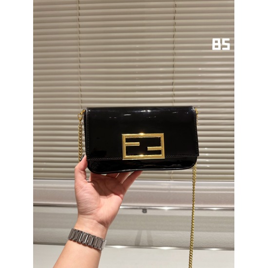 2023.10.26 P185 box matching ⚠️ Size 21.11 Fendi Chain Bag (patent leather), cool and understated, luxurious, ultimate beauty, stunning girl is you