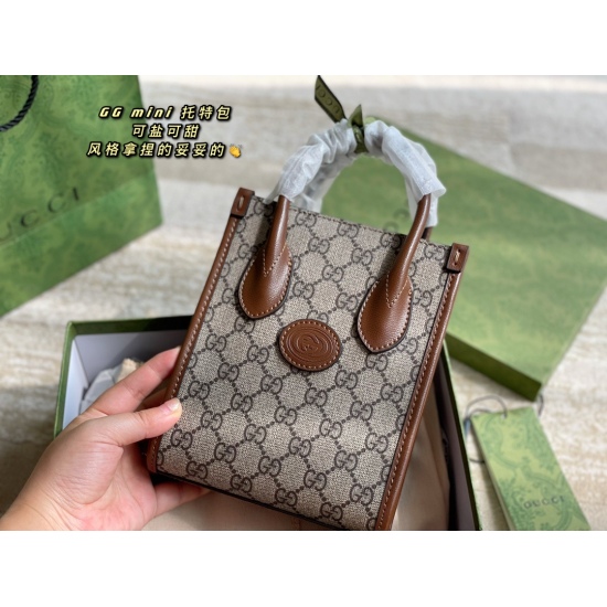 On March 3, 2023, with a box size of 16 * 20cmGG mini tote (score bag), you can buy a bag again! The classic double G pattern has a very elegant feeling!! Unisex! Both Sa and A!