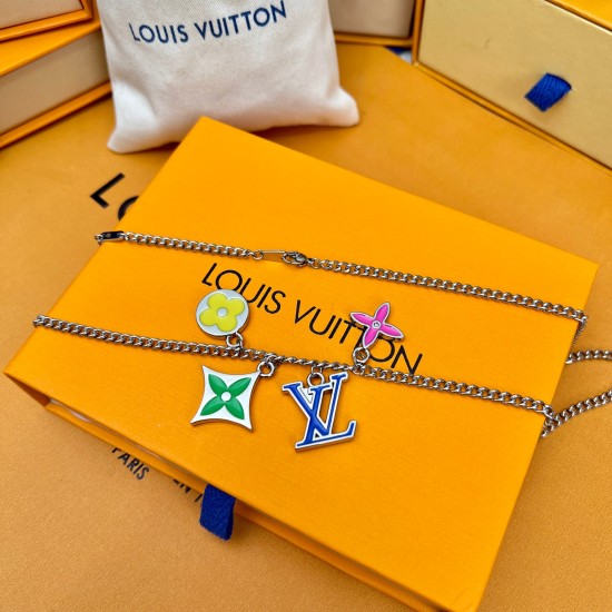 2023.07.11  M01125LV Instinct Necklace Blends Classic Elements of Louis Vuitton, Adjustable Metal Monogram Flower Decoration, LV Letter Decoration, Made in Italy, Metal Gloss and Enamel Glow Together