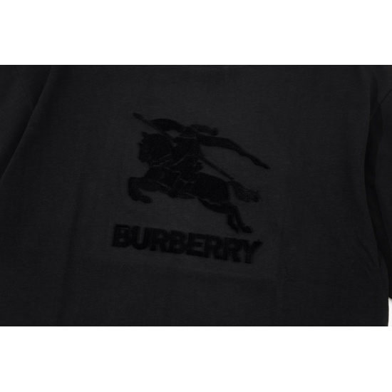 July 18, 2023: Burberry War Horse Precision Toothbrush Embroidery Letter Big Logo Classic Logo Printing Exquisite Upgrade, Inspired by the 1980s Vintage Original Fabric Official Customized 240g Same Tank Dyed Fabric Feel Very Comfortable in Spring and Sum