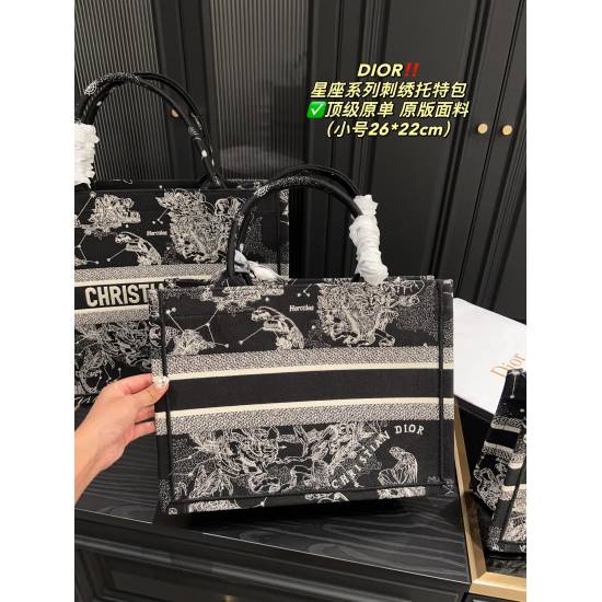 2023.10.07 Large P290 ⚠️ Size 42.34 Medium P270 ⚠️ Size 36.27 Small P240 ⚠️ Size 26.22 Dior Dior Constellation Series Embroidered Tote Bag ✅ The top-notch original and stunning constellation pattern, exquisite original embroidered fabric, iconic letters, 