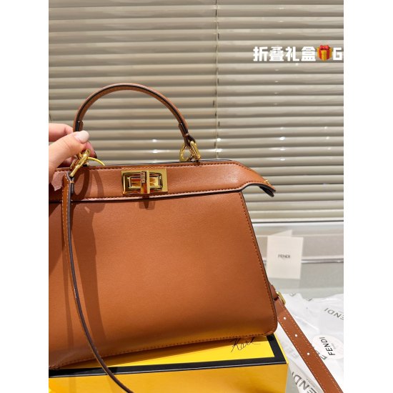 2023.10.26 Cowhide Version P300 Fendi Fendi Peekaboo Kitten Bag Perfect for Daily Commuting, Cool and Sassy Luxury cool and cute, It's a size of 27 21 cm