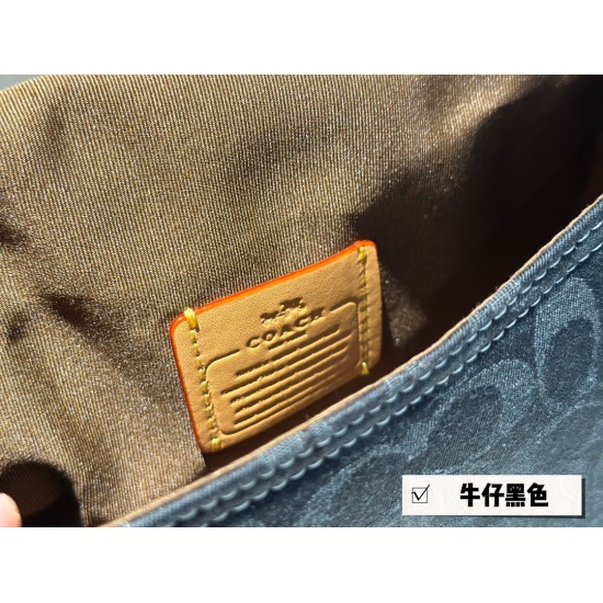 On October 13, 2023, 250 comes with a box size of 26.5 * 17cmC Home Fragrant Bud 40 Denim Soft Tabby Popular King Fragrant Bud Handheld/Underarm/Crossbody/Equipped with three shoulder straps to switch different styles!