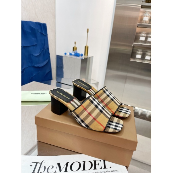 New product launched on April 14, 2024 ☘️☘️ Burberry thick heels, flat bottomed slippers channel goods vulcanized one foot pedal Burberry slippers must be consistent with the counter! The upper is made of Burberry cowhide, with a sheepskin lining and foot