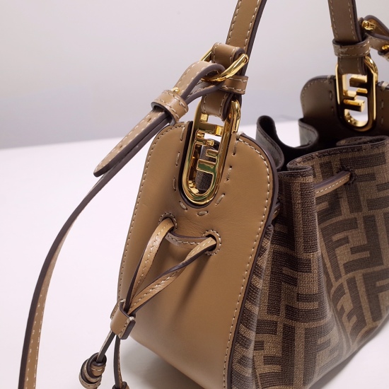 2024/03/07 p860 [FENDI Fendi] New drawstring opening and closing mini handbag, made of PU fabric material, decorated with brown FF print. Decorated with beige leather details. Equipped with internal compartments and gold metal parts. Equipped with a handl