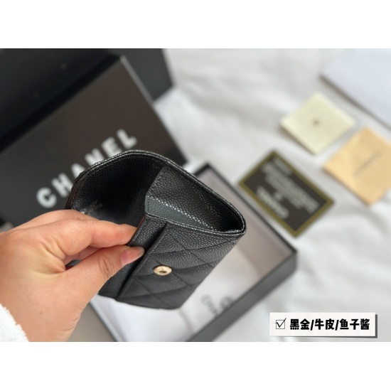 On September 3, 2023, with a box size of 10 * 7cm, the Xiaoxiangjia CF card bag is made of black gold cowhide/black gold sheepskin. A small one can hold more than ten cards and a few cash, which is particularly practical!