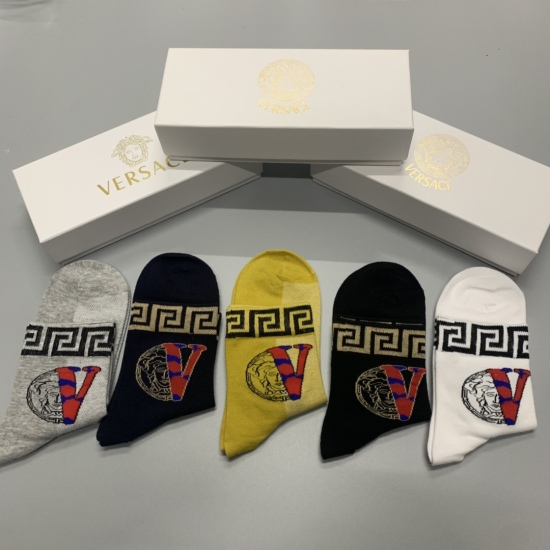 On December 22, 2024, Versace released a new version on its official website, featuring mid to long autumn and winter styles made of pure cotton. The same quality gift box for both men and women comes in a box of 5 ⃣ Double sweat wicking, breathable and c