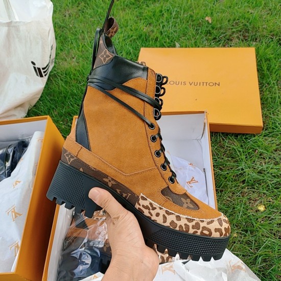 2023.11.19 ¥ 260 with full packaging! Louis Vuitton LV Women's Lace up Short Boots Full Leather Thick Heel Thick Sole Martin Boots French OEM Original 1:1 Reproduction! The material is authentic! All made of 100% genuine leather! The sole is of high-quali