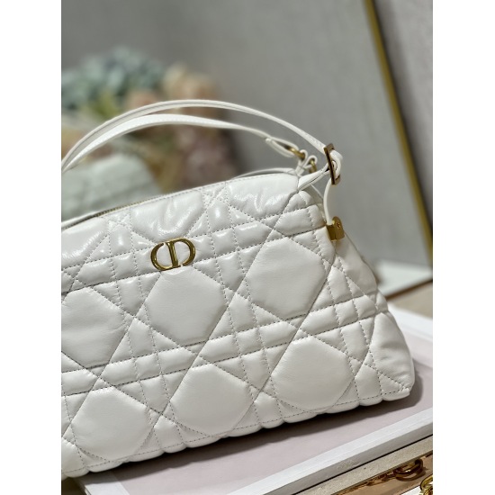 20231126 Large 860 [Dior] New product Guifei bag, this fashionable item is carefully crafted with imported cowhide! Decorated with a unique stitching effect and oversized rattan pattern. The space is spacious, the design is flexible, and there is also a c
