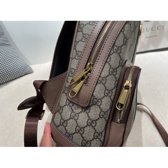 On October 3, 2023, the p200 size21 28 Gucci Kuqi backpack is super atmospheric, beautiful, and can hold perfect details. The original hardware version is really classic. Your much-anticipated model looks great on the back, and the quality is super B. Imp
