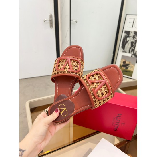 20240403 Valentino. The latest woven and mesh style. Customized metal logo. Sizes 35-42. Flat bottom 200. High Heel 169