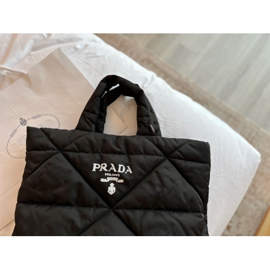 2023.11.06 175 Boxless Size: 48 * 32cmprada Shopping Bag with Top Width! Big and convenient enough! Lightweight, comfortable and practical!