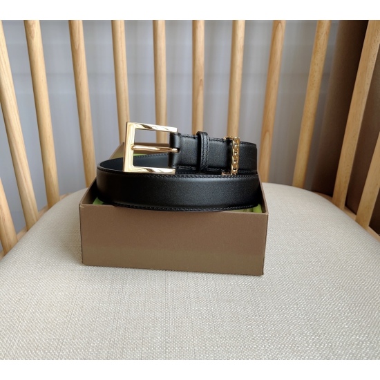 2024/03/06 P200 Burberry's Burberry counter features a new Italian refined waistband with a width of 3.0cm, perfect for a delicate and elegant goddess