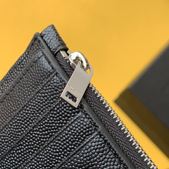 20231128 Batch: 370 ✨  The MONOGRAM two-piece zippered wallet features grain textured cowhide leather and a central metal link YSL logo ✅  Four fold buckle closure, 8 ⃣ 1 card slot+2 ⃣ 1 flat pocket+1 ⃣ 1 paper currency slot+1 ⃣ A small change zipper bag 