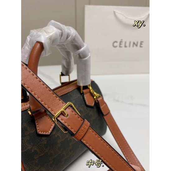 2023.10.30 P165 Medium (box size) size: 1914 (medium) CELINE New Presbyopia Boston Pillow Bag Retro Presbyopia ➕ High precision steel hardware ✨ Handheld, one shoulder crossbody, large capacity for autumn and winter, paired with truly super nice, fashiona