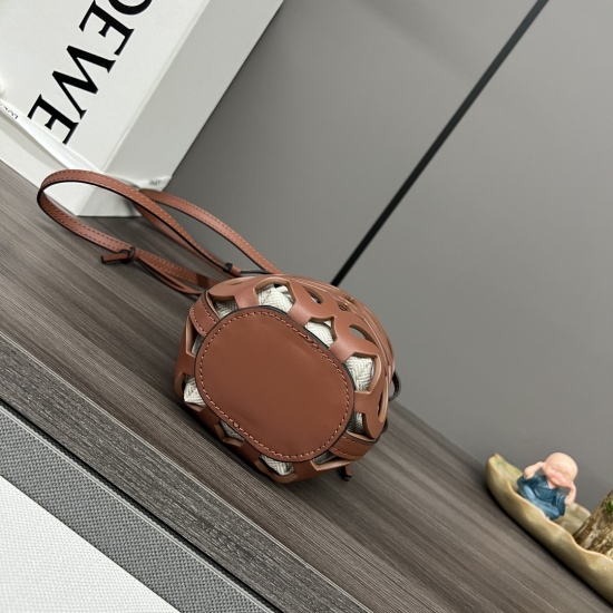 20240325 Original Order 730 Premium 830LO ℮℮ w ℮ This multifunctional small bag is made of classic cow leather and canvas Anagram pattern hollowed out cow leather, and comes with cow leather strap and herringbone cotton canvas drawstring inside: * crossbo