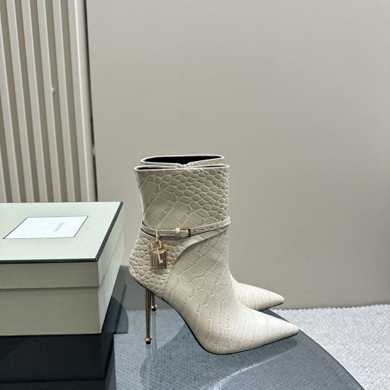 On December 19, 2023, the highest version leaves the factory at 470 (crocodile pattern) ➕ 80) New product launched, exclusively for sale, with heavyweight craftsmanship. Available in stock, the Instagram Hot Series TOM FORD Luxury Metal Heels and Luxury M