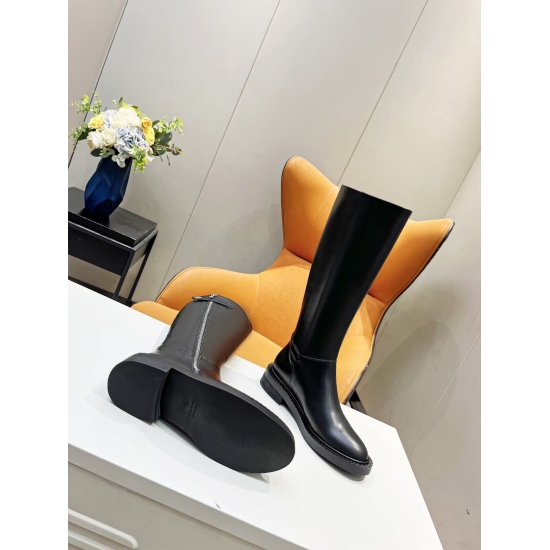 20240410 2022SS Autumn/Winter BALENCIAGA/Balenciaga Hot selling Recommendation [proud] This shoe has been very popular this year, with an independent style ➕ Impeccable workmanship in every detail. Fabric: Full grain calf leather lining/Foot pads: Importe