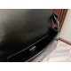2023.11.06 205 Box size: 26 * 12cmprad Underarm Bag 22ss New Spring/Summer! The sense of design is very strong, and you can feel its streamline through the pictures, which is very beautiful and has a high fashion feel.