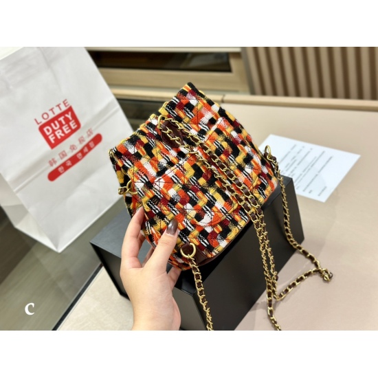 On October 13, 2023, 245 comes with a folding box, Chanel 2-in-1 Chanel woolen shoulder bag, fashionable and essential, super exquisite size 18.17cm