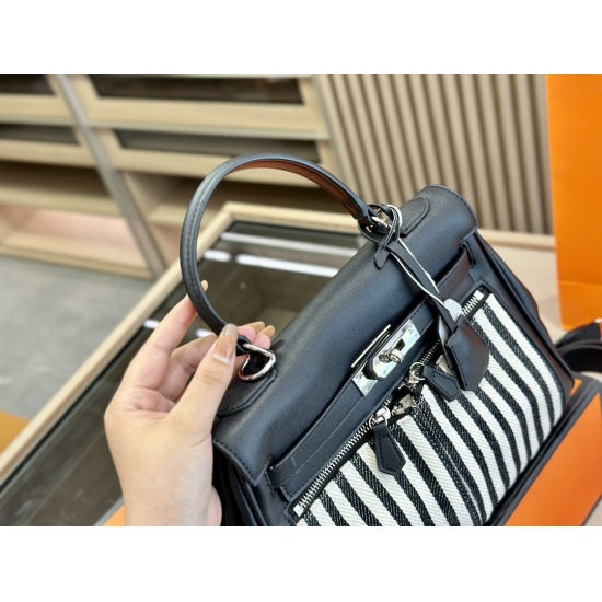 2023.10.29 280 Folding Box Herm è s Canvas Lakis Kelly Bag Yi Mengling Same Style Sweet and Cool, All Love Lives Classic Versatility is a must-have size for every trendy and cool girl: 22.29