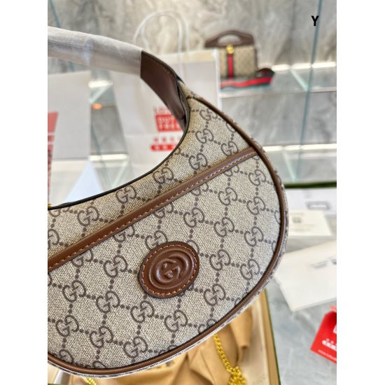 New on March 3, 2023! The new Gucci Gucci Crescent Bag p220GUCCI Gucci. It's new! New Gucci Gucci Crescent Bag New Gucci Gucci Crescent Bag Ebony/New! Gucci's crescent moon covers the entire beauty! Gucci