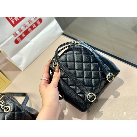 On October 13, 2023, 250 260 comes with a folding box and airplane box size: 18cm 20cm Chanel caviar backpack can be cute and love the cutest backpack of this season