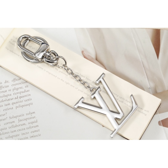 2023.07.11  Lv Family LV Pendant Keychain is a stylish pendant ✨