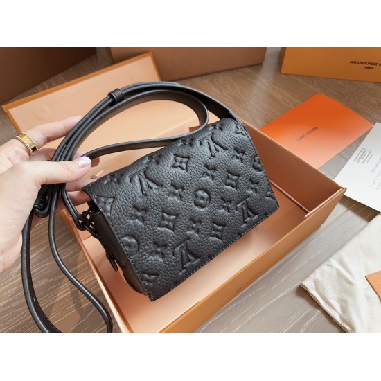 2023.10.1 P255 Original Leather LV Latest Steamer, Small Box Iv New Steamer Small Box Black Embossed Pure Cowhide Very Textual Both Men and Women's Backs are Invincible, The Key is Being able to Put Your Phone Down! 17cm full set gift box packaging for da