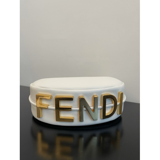 On March 7, 2024, the original order was 850 special grade 970 small white FEND1praphy underarm bag, featuring a crescent shaped design. The classic metal logo [FEND1] is decorated at the bottom of the bag, and the outline of the bag is very close to the 