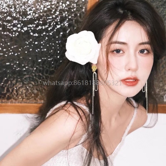 July 23, 2023 ❤️ BV's new tassel earrings have a unique design and personality that completely subverts your impression of traditional earrings, making them charming and eye-catching
