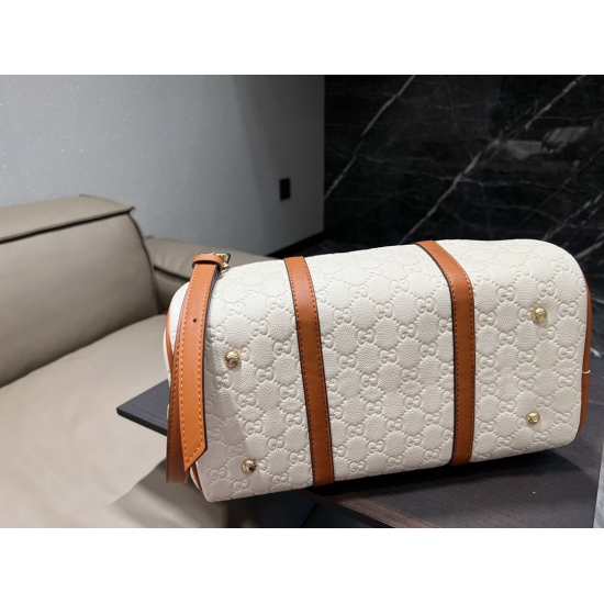 2023.10.03 P175 Size 31.21 Kuqi Pillow Bag Embossed Gucci ✅ Pure leather feels soft and sticky, can be carried by hand, can be carried by crossbody, and is a must-have for daily street trips