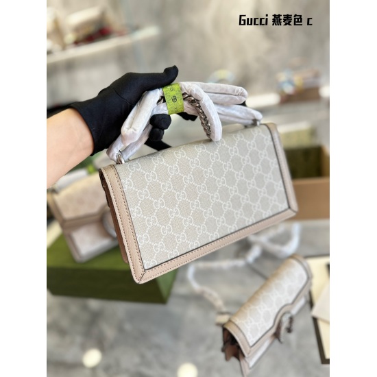 On October 3, 2023, the full set of aircraft box packaging p220p215p190 Spring in milk tea color | Gucci Spring/Summer New Color Size: 25cm 20cm 17cm The Gucci Classic Old Flower Series introduces a new Beige White milk tea color, which is light and cream