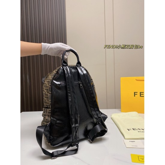 2023.10.26 P205 (no box) size: 2940 Fendi Little Bear Backpack Cute and adorable Little Bear Doll Doll Doll Backpack with powerful features, perfect for holding essential items for the school travel season