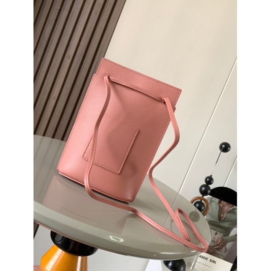 20240325 Original 650 Special Grade 760dice Pocket Cowhide Dice Phone Bag Imported Nappa Cowhide Practical Small Bag, Comes with Shoulder Straps and Anagram Stereo Logo, Can be Shoulder Backed or Crossbody, Comes with Two Leather Belts, Can Add Personaliz