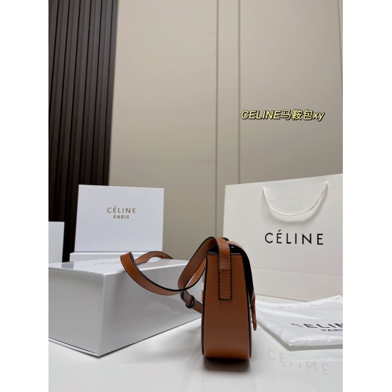 2023.10.30 P170 (with foldable box) size: 1615CELINE Arc de Triomphe Series Saddle Bag Sailing Minimalist Saddle Bag Art Retro Hong Kong Style Miss Sister Must Keep