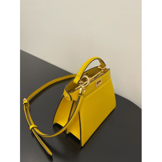 On March 7, 2024, the original 910 special grade 1030 yellow small FEND1 Peekaboo ISeeU Petite classic bag shape, with hidden changes in design every season, comes with an aura and a sense of luxury. It will not go out of style after many years of purchas