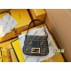 2023.10.26 200 box (upgraded version) size: 19 * 15cm Open the box and take photos immediately... The quality is super! Fendi Fa Stick with Ancient Flower Large F Paired with Oil Wax Cowhide and Two Shoulder Straps