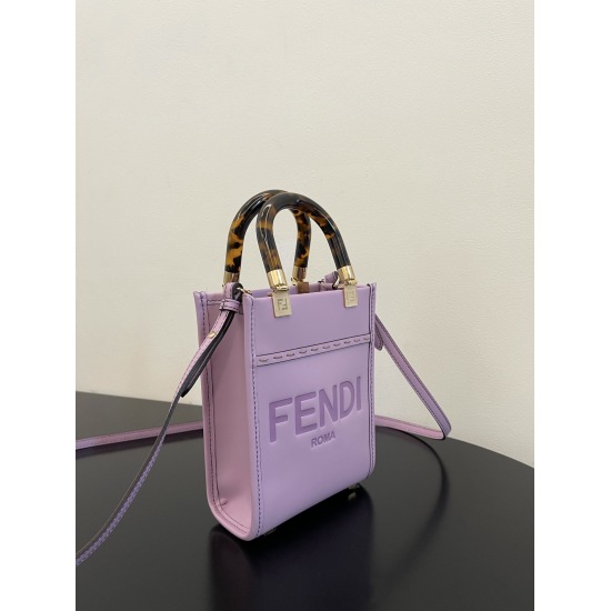 On March 7, 2024, the original order was 650 Super Grade 770 Mini Purple Sunshine Mini Hawksbill Handheld Crossbody. The cute and exquisite mini tote, paired with a hawksbill handle, is definitely a must-have it bag for this year! Don't be fooled by its s