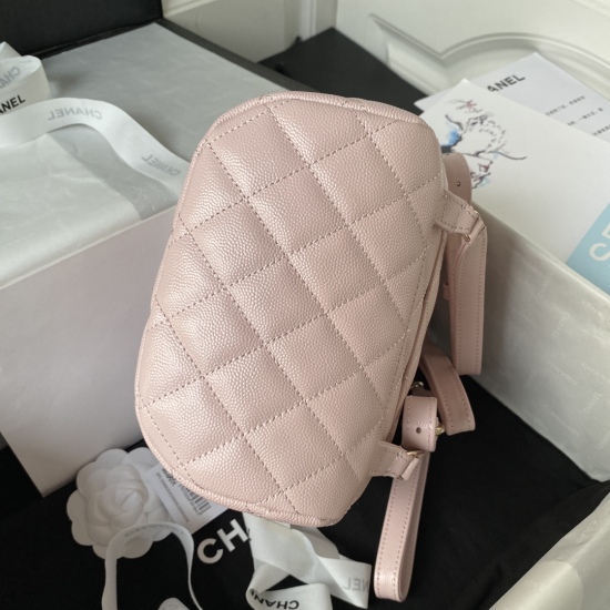 P1010 Chanel 23s Salzburg cowhide backpack It has to be said that Chanel is an AS4058: 23s Salzburg backpack that understands backpacks. Still the favorite lychee cowhide with stronger solidity. Matte texture. A practical lychee cowhide backpack that is s